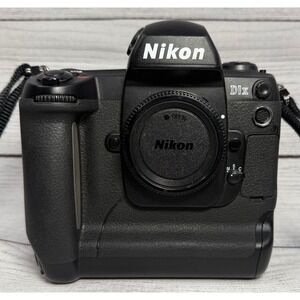 Nikon D1X Digital Camera - READ DESCRIPTION- UNTESTED